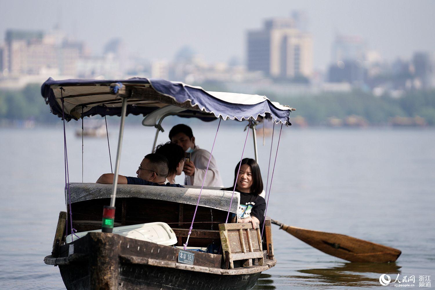 ⎧˺߅οͽj[^W Pz