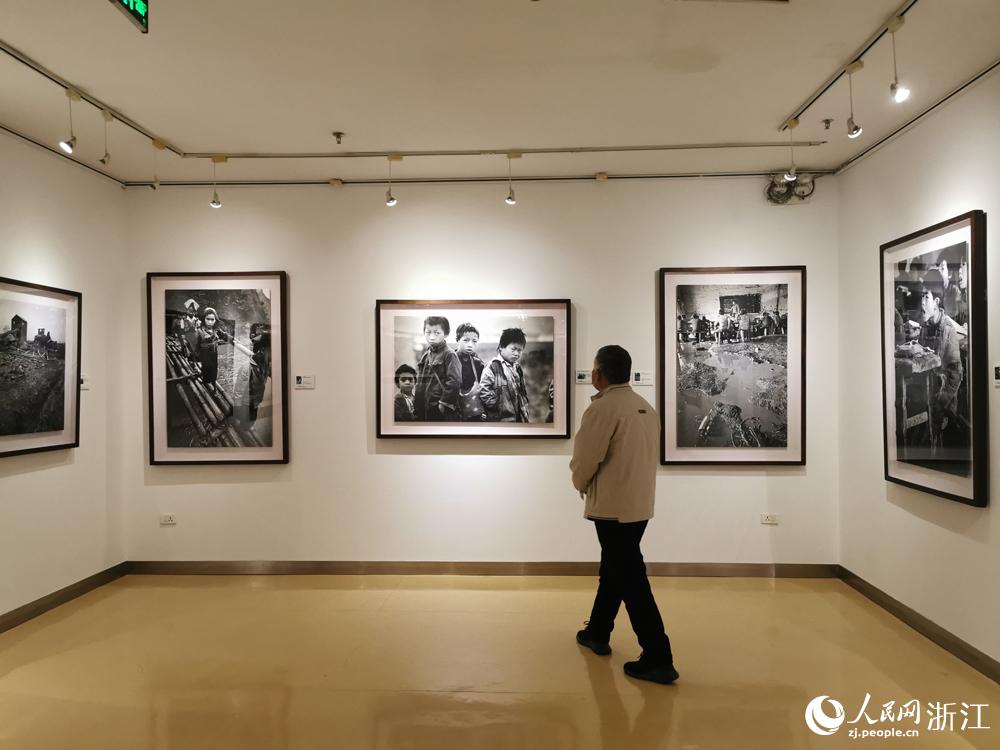 ؕչF˱zӰƷW z