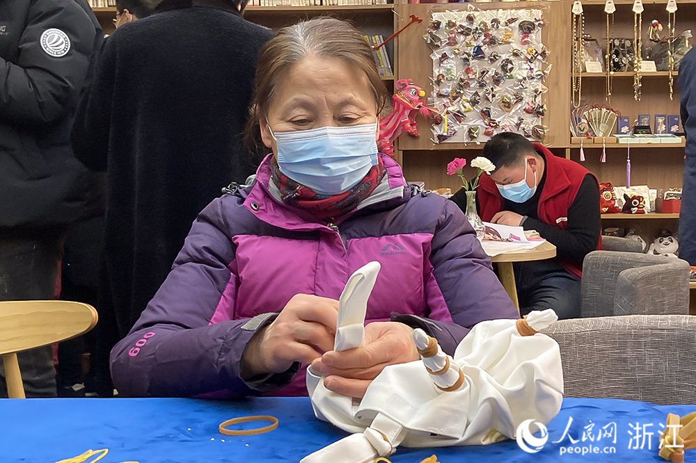 ͨ^ɝ{ȾǰĜʂ乤W Ĕz