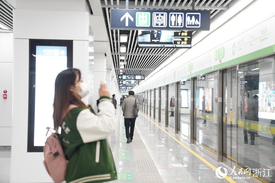 F4̖Ч˳ǱеĽͨW |z