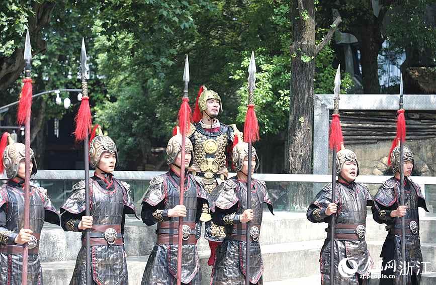 Īe^ձСb푏سǉW z