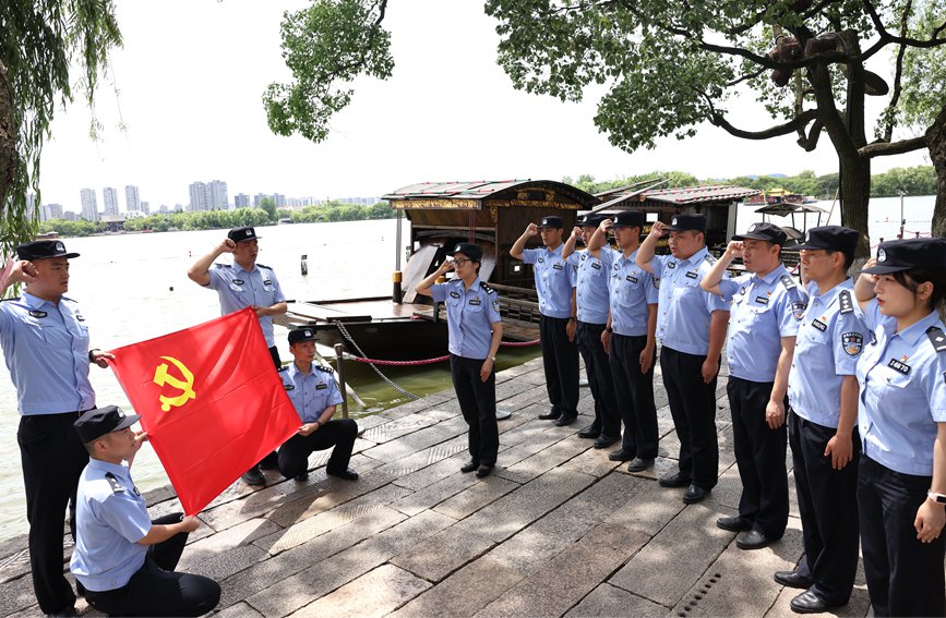 dйϺ^־h11λںčutM؜h~wfTz