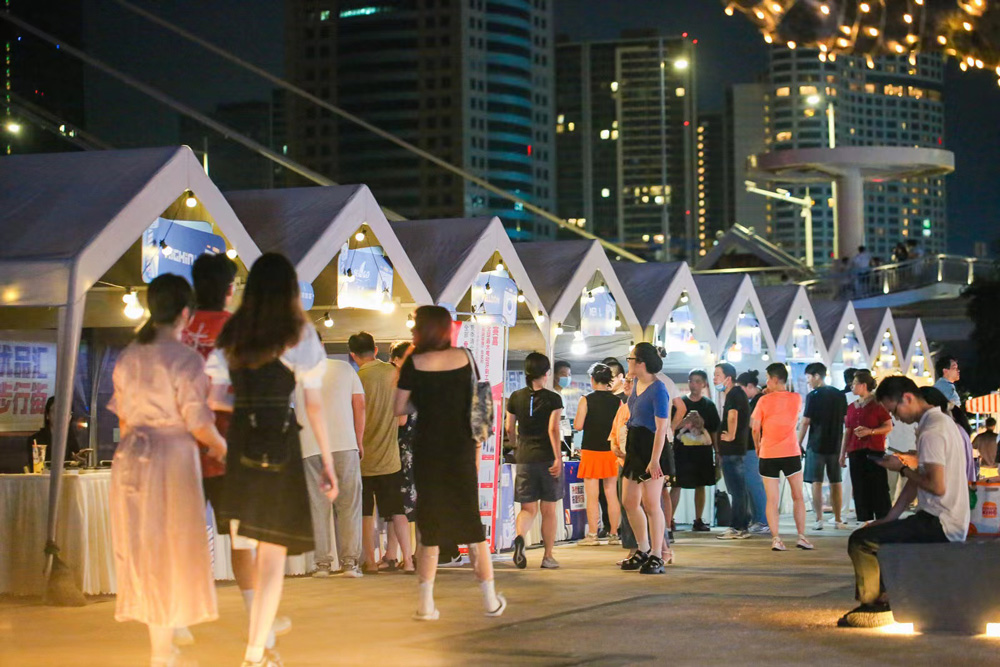 寧波“外貿優品匯 扮靚步行街”活動現場。江北區委宣傳部供圖