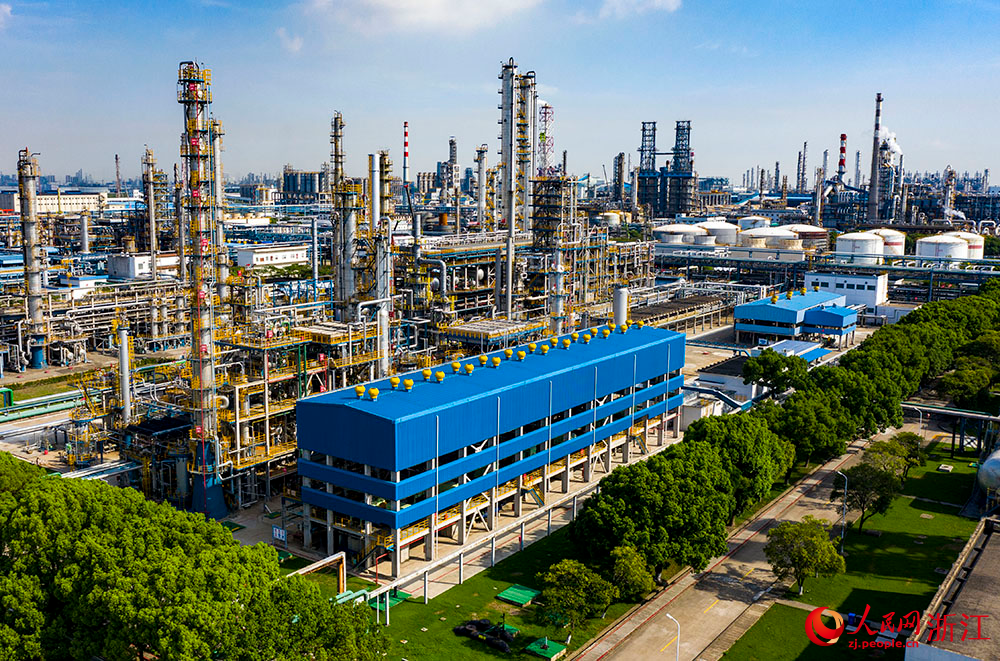 9月22日，空中俯瞰中國石化鎮海煉化首套生物航煤工業裝置。人民網 章勇濤攝