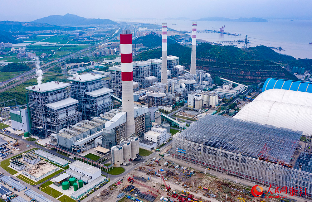 空中俯瞰浙江二建承建的浙能樂清電廠三期主廠房。人民網 章勇濤攝