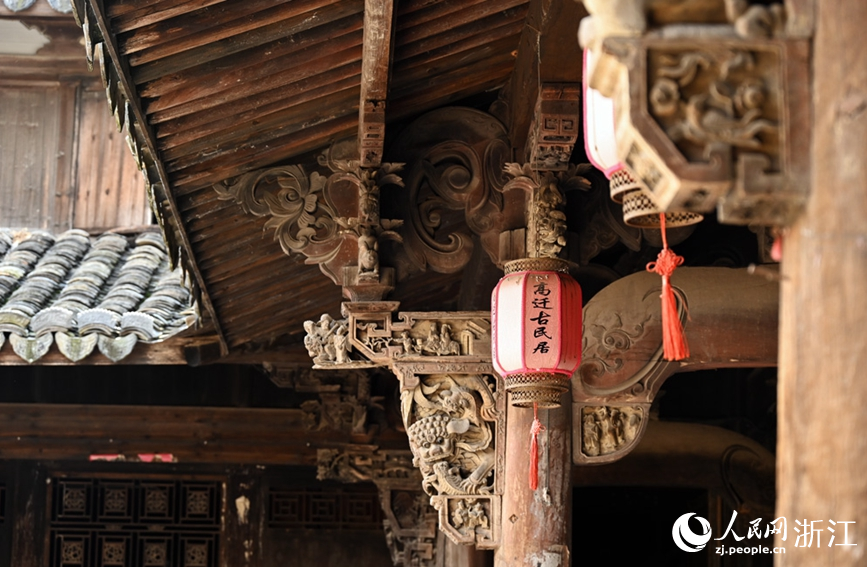 高遷村現存古宅院。人民網 葉賓得攝