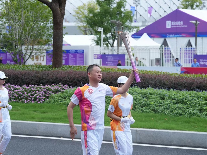 楊允火炬傳遞現場。受訪者供圖