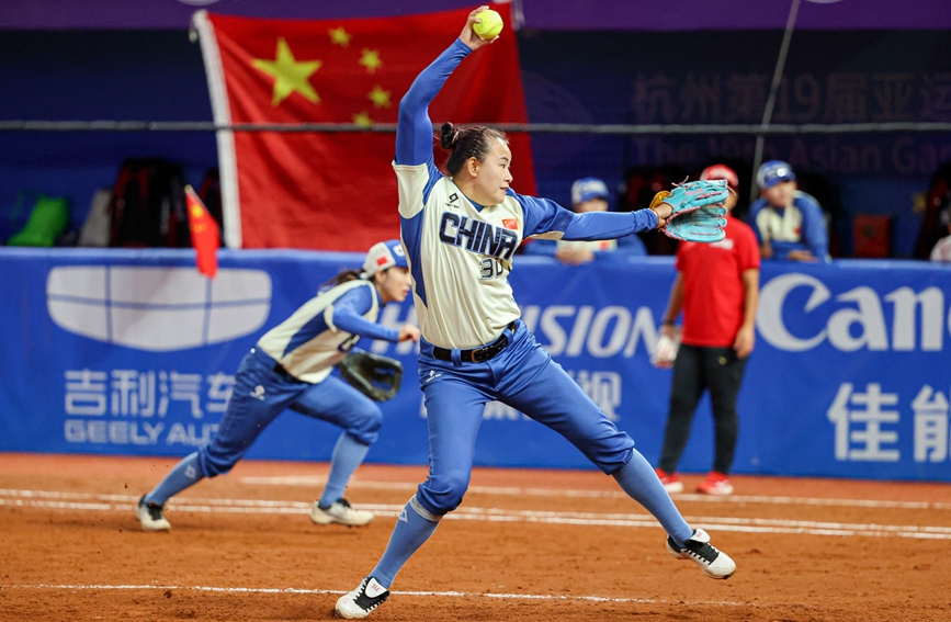 中國隊選手王蘭在比賽中。杭州亞組委供圖