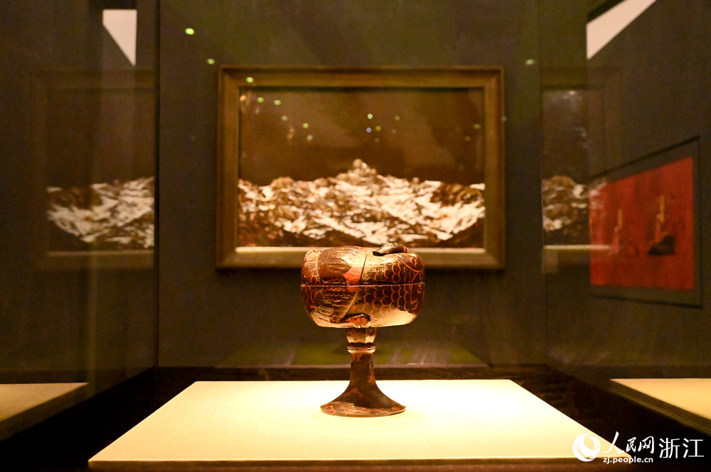 12月27日，“不朽——大漆藝術五千年”展覽在杭州良渚博物院開展。人民網記者 葉賓得攝