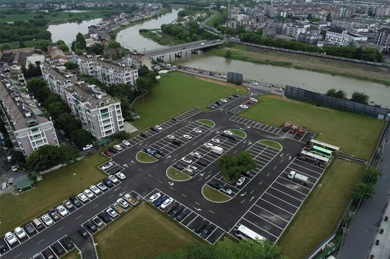 瓶窯游客中心停車場。余杭區委宣傳部供圖