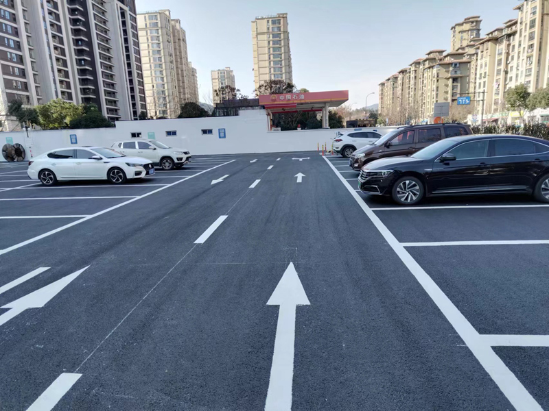 1月1日起正式投入運營的中泰路南停車場。余杭區委宣傳部供圖