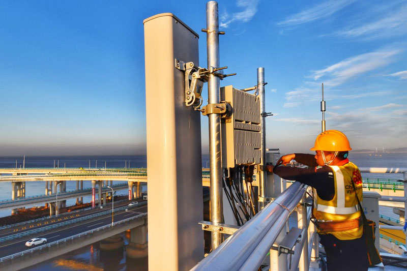 浙江聯通員工開展項目沿線網絡建設工作。浙江聯通供圖