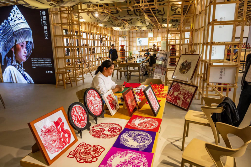 位于涼山州越西縣的山海情·越西非遺體驗館。江北區委宣傳部供圖