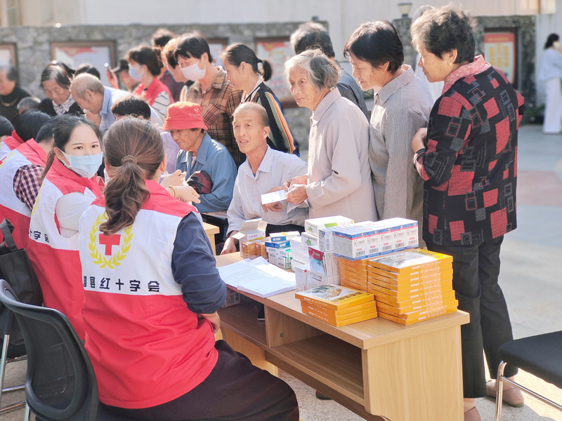 重陽節義診。張紫倩攝