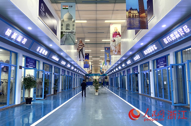 洪合鎮眾創毛衫精品市場的外貿集聚區。人民網 方彭依夢攝