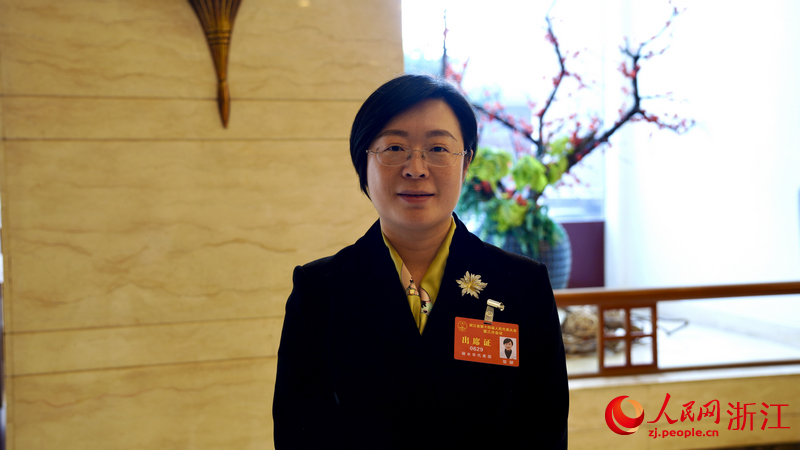 浙江省人大代表、麗水市蓮都區區長張妍。人民網記者 郭揚攝