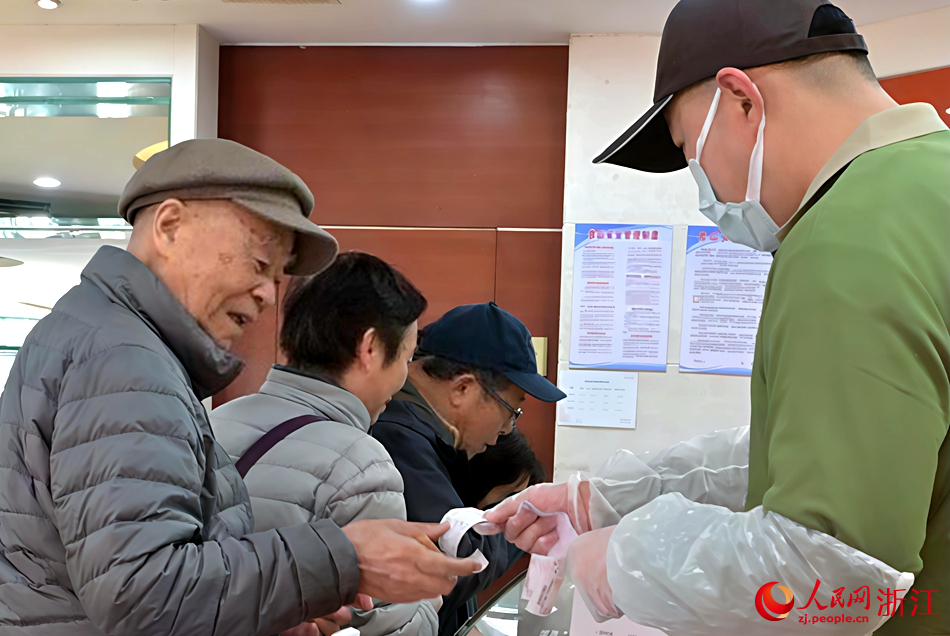 菜品不定時更新。人民網記者 張麗瑋攝