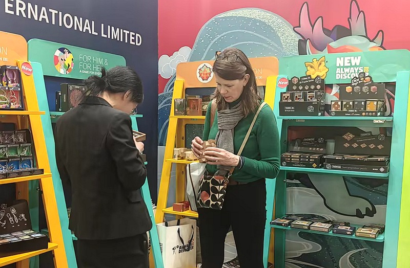 展會現場，外國客商正在咨詢。受訪者供圖