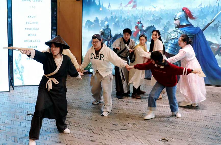 各領域學習小組為家長和孩子帶來了觀賞性極強的表演。主辦方供圖