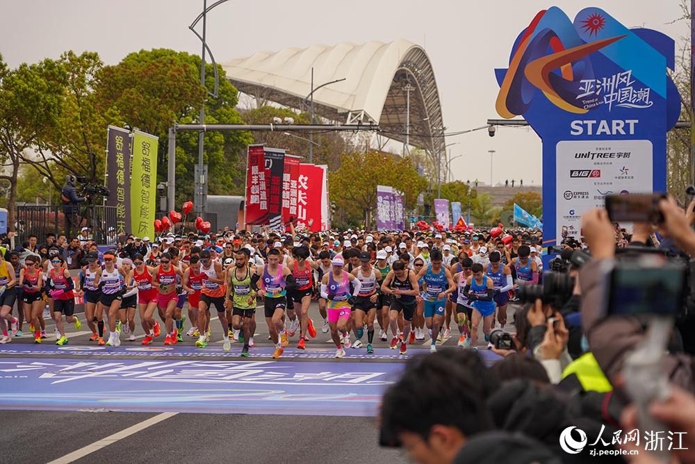 3月30日，在浙江省嘉興市，第20屆亞洲馬拉松錦標賽開跑。人民網 章勇濤攝