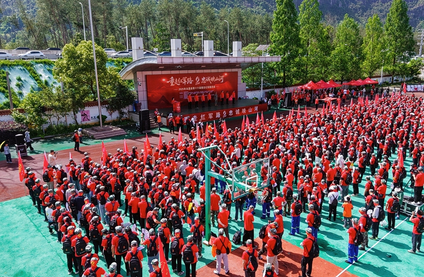 永嘉第十六屆重走紅軍路舉行。王哲孟攝