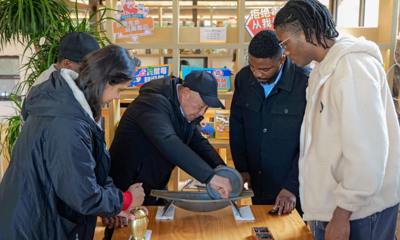 感受文成畬醫藥文化。文成縣委宣傳部供圖