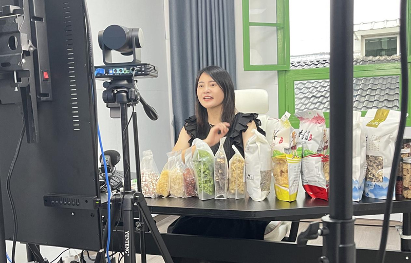 操雅琴的咖啡店。龍泉市委宣傳部供圖