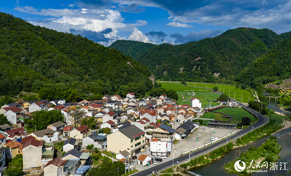 浙江省嵊州市貴門鄉璞玉村。人民網 章勇濤攝