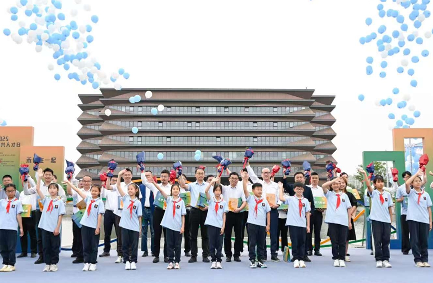 通過發揮“科研—孵化—產業化”全鏈條優勢，一批批人才落戶秀洲。受訪者供圖