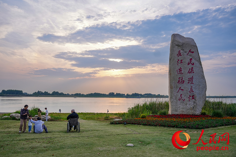 水清岸綠的薛家洼。人民網記者 苗子健攝