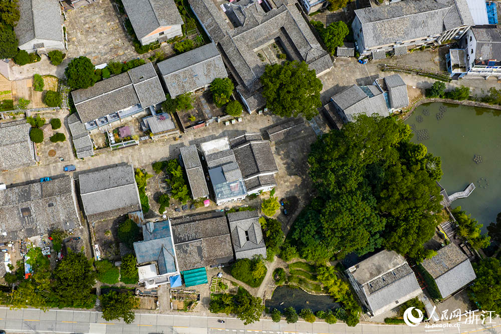 近日，俯瞰浙江省臺州市黃巖區嶼頭鄉沙灘村。人民網 章勇濤攝