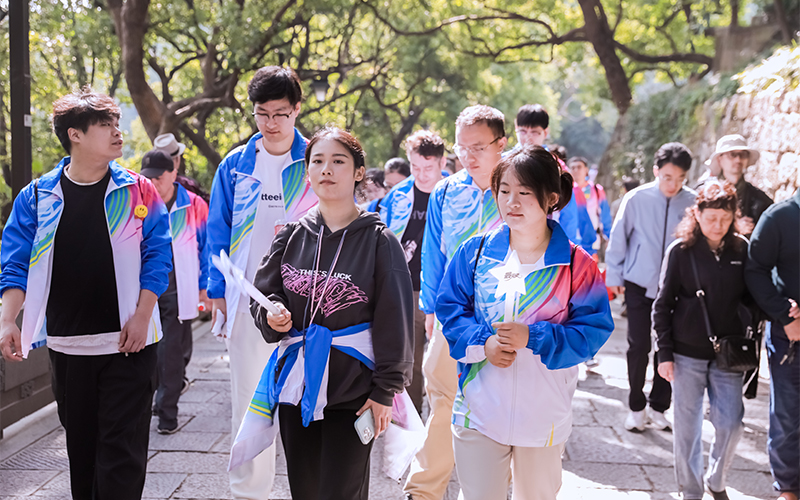 登高活動。主辦方供圖