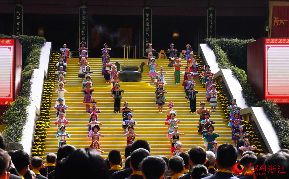 乙巳（2025）年中國仙都祭祀軒轅黃帝大典現場。人民網 劉欣蔚攝