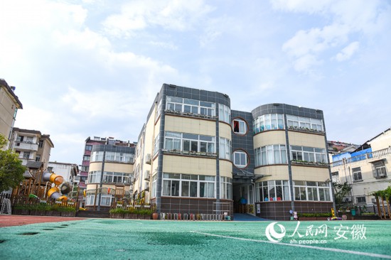 寧國市第一幼兒園利用暑假進行改造，為來年暑托班做準備。人民網 李希蒙攝