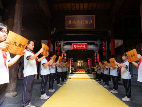 活動現場?？鲁菂^委宣傳部供圖