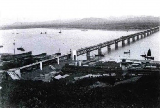 1937年9月建成的錢塘江大橋。浙江文藝出版社供圖
